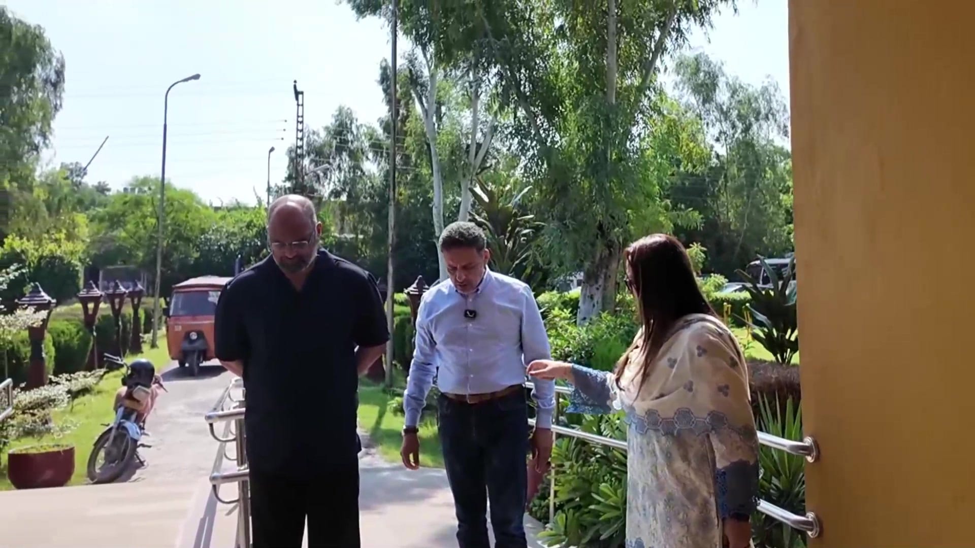 hum mashal e rah khudii5